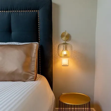 Style And Comfort In Downtown Lisbon-3